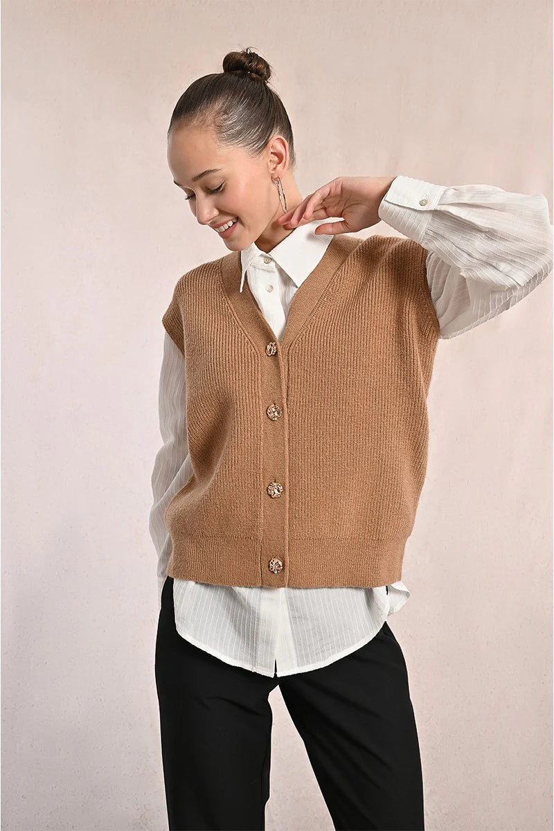 Ladies knitted sleeveless cardigan