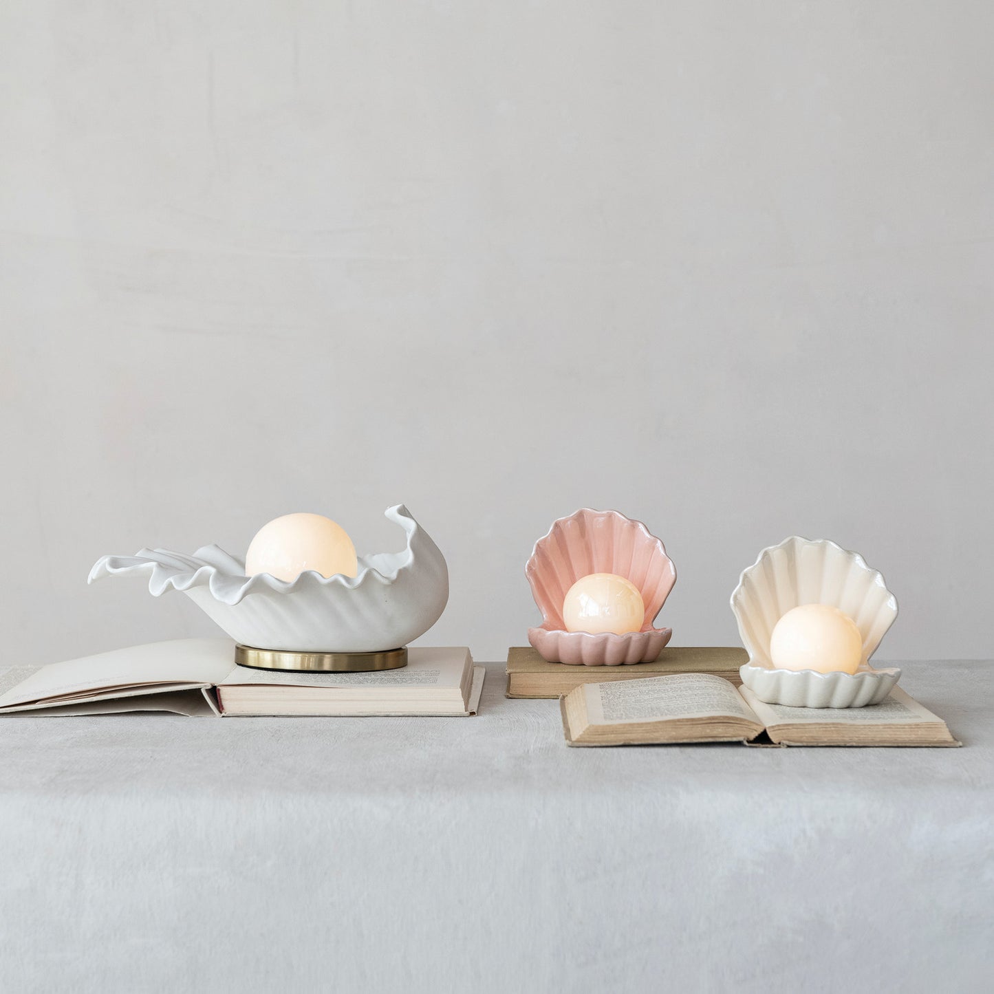 Stoneware Shell Shaped Table Lamp